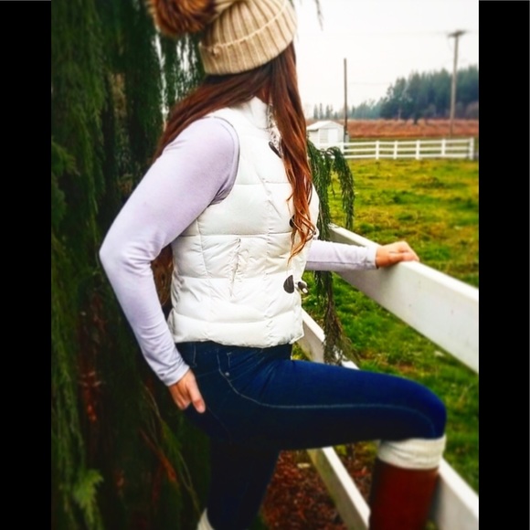 White puffy Arizona vest!! 🌵 - Picture 2 of 5